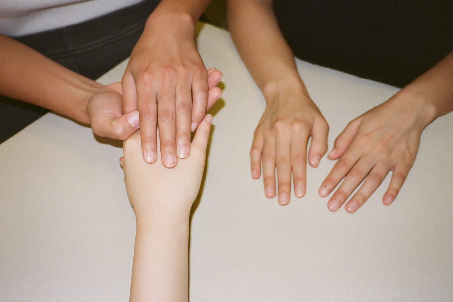 Nagelstyliste worden: opleiding, technieken en een eigen salon starten